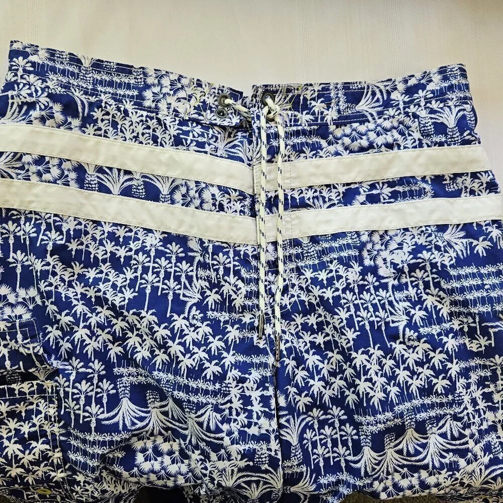 Tommy Bahama Men's Blue Hawaiian Print Relaxed Swim Trunks Size L